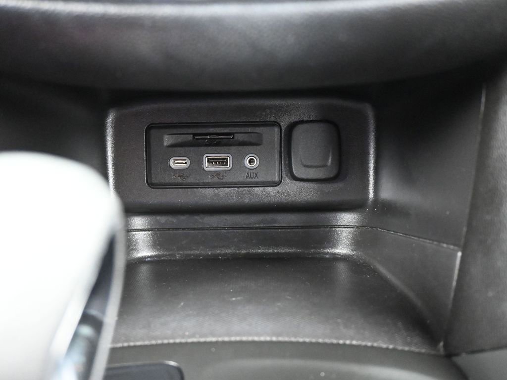 Used 2022 Chevrolet Equinox RS w/ RS Leather Package image 33