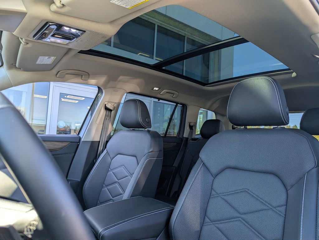 Used 2025 Volkswagen Atlas SE w/ Panoramic Sunroof Package AWD/4WD image 23