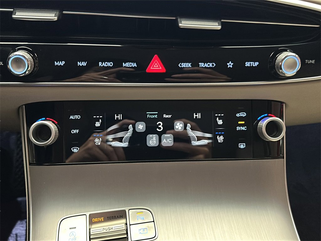 New 2026 Genesis GV70 2.5T Advanced image 26