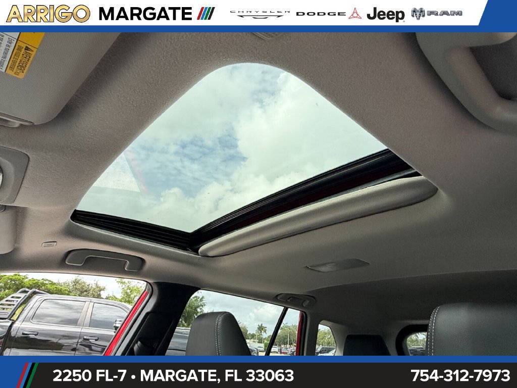 Used 2023 Toyota Corolla Cross XLE w/ Convenience Package FWD image 19
