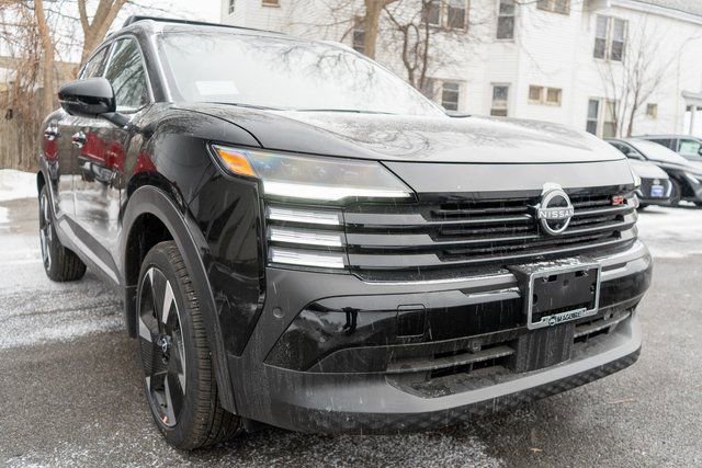 New 2026 Nissan Kicks SR w/ Cold Weather Package image 4