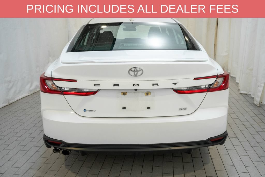 Used 2025 Toyota Camry SE FWD image 4
