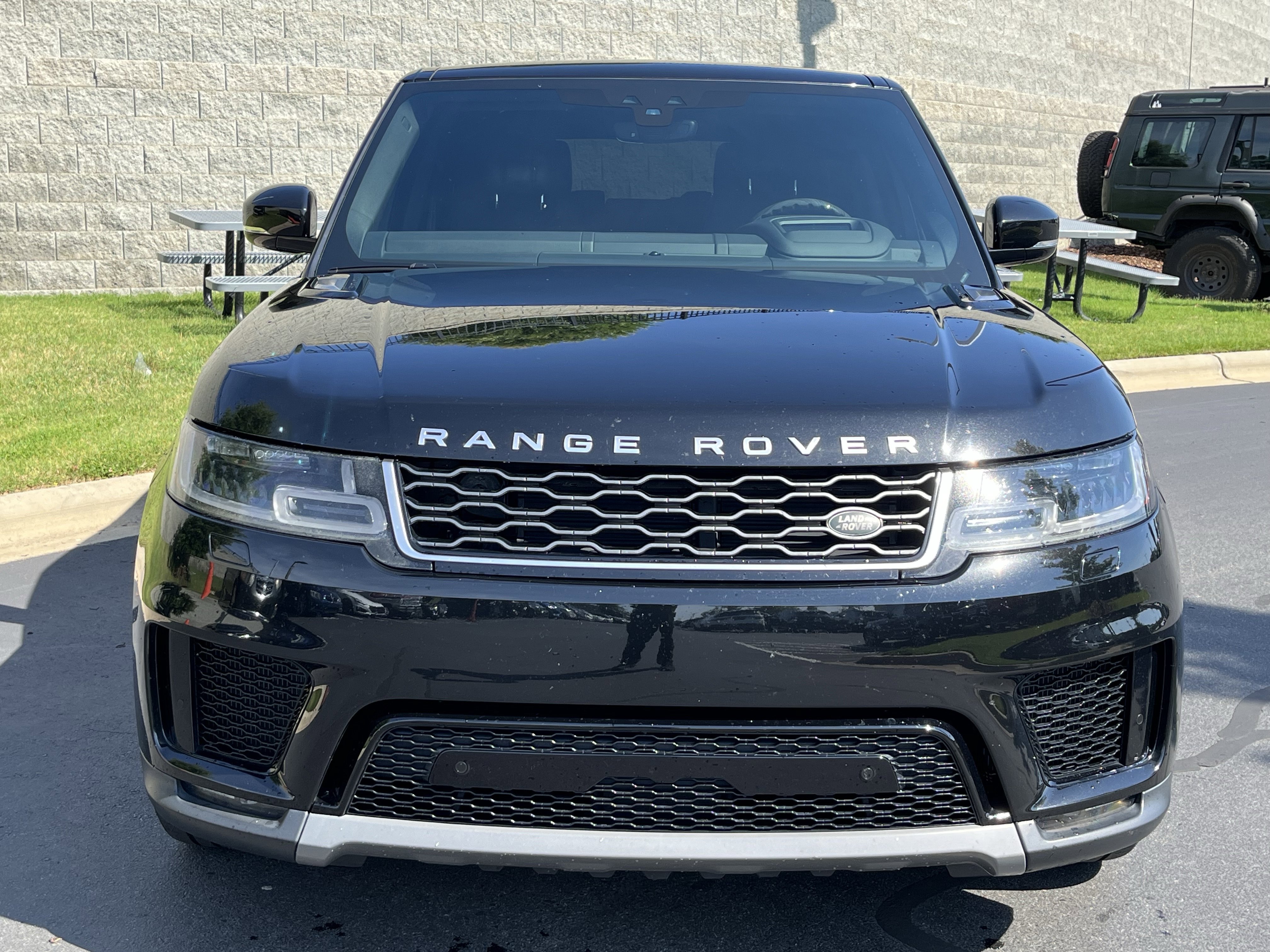 Used 2019 Land Rover Range Rover Sport SE AWD/4WD image 10