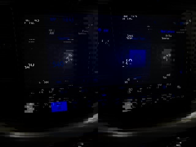 Used 2023 Ford F150 Lightning XLT image 30