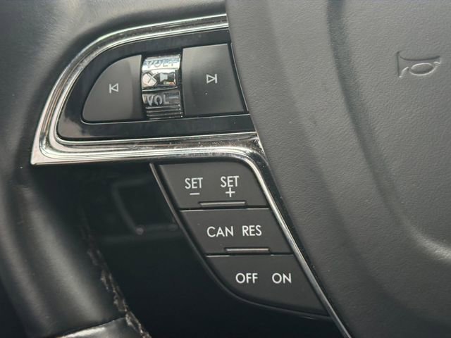 Used 2023 Lincoln Nautilus Reserve w/ Luxury Package AWD/4WD image 10