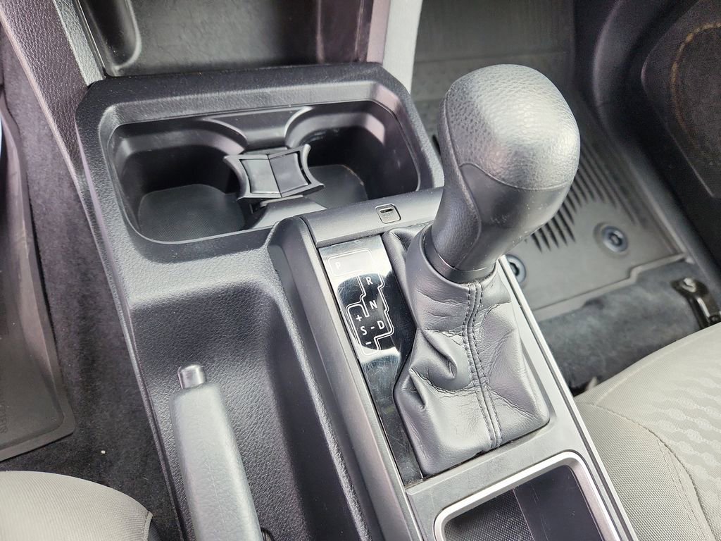 Used 2022 Toyota Tacoma SR AWD/4WD image 21
