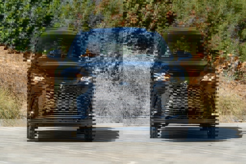 New 2026 Lexus RX 450h AWD image 2