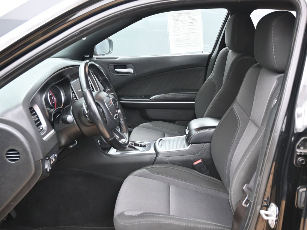 Used 2019 Dodge Charger SXT image 16