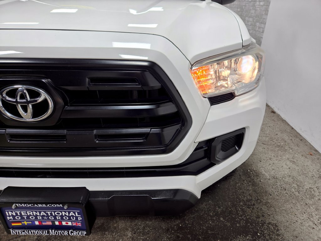 Used 2017 Toyota Tacoma SR RWD image 6