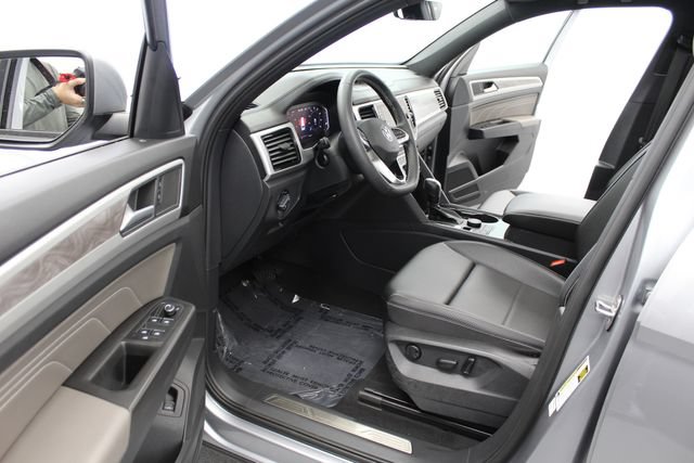 Used 2023 Volkswagen Atlas Cross Sport SE w/ Panoramic Sunroof Package AWD/4WD image 14