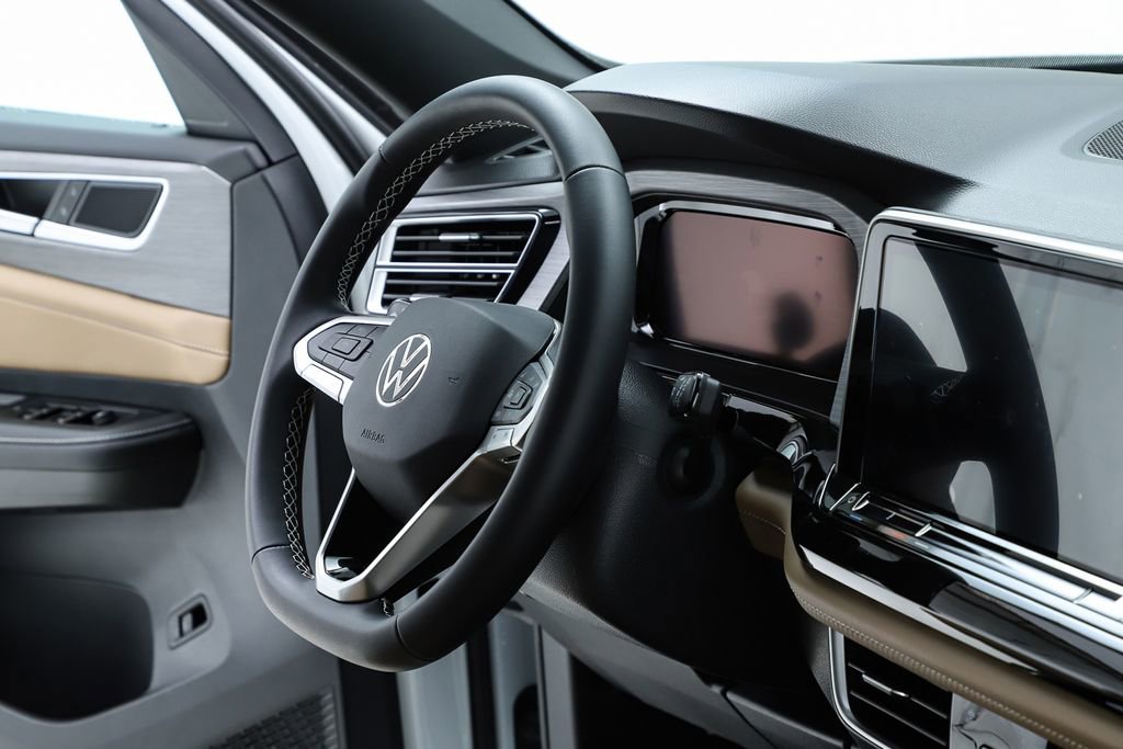 New 2026 Volkswagen Atlas Cross Sport SE image 35