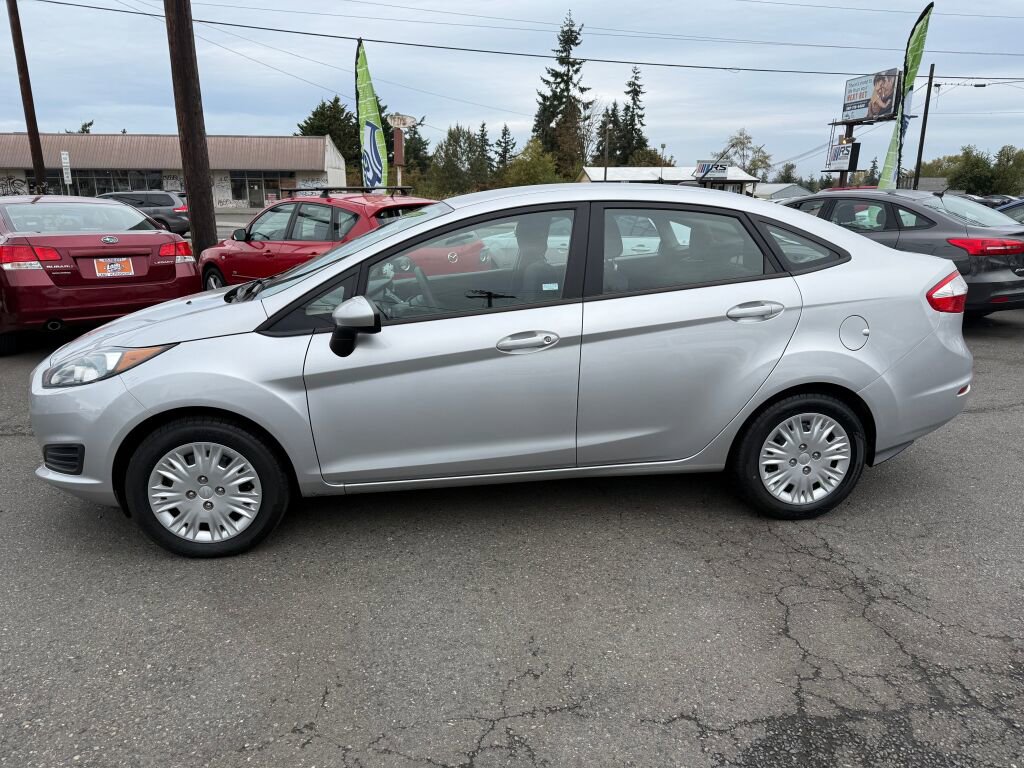 Used 2017 Ford Fiesta S image 4