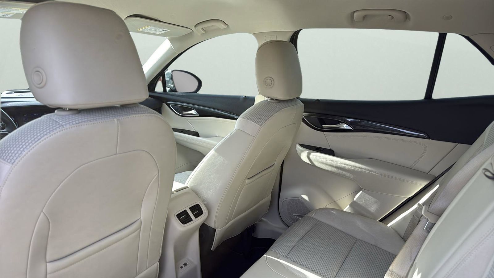 Used 2022 Buick Envision Preferred image 29