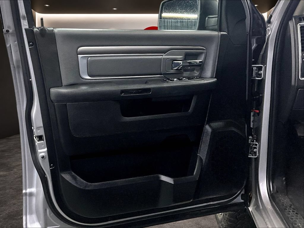 Used 2021 RAM 1500 Classic SLT AWD/4WD image 21