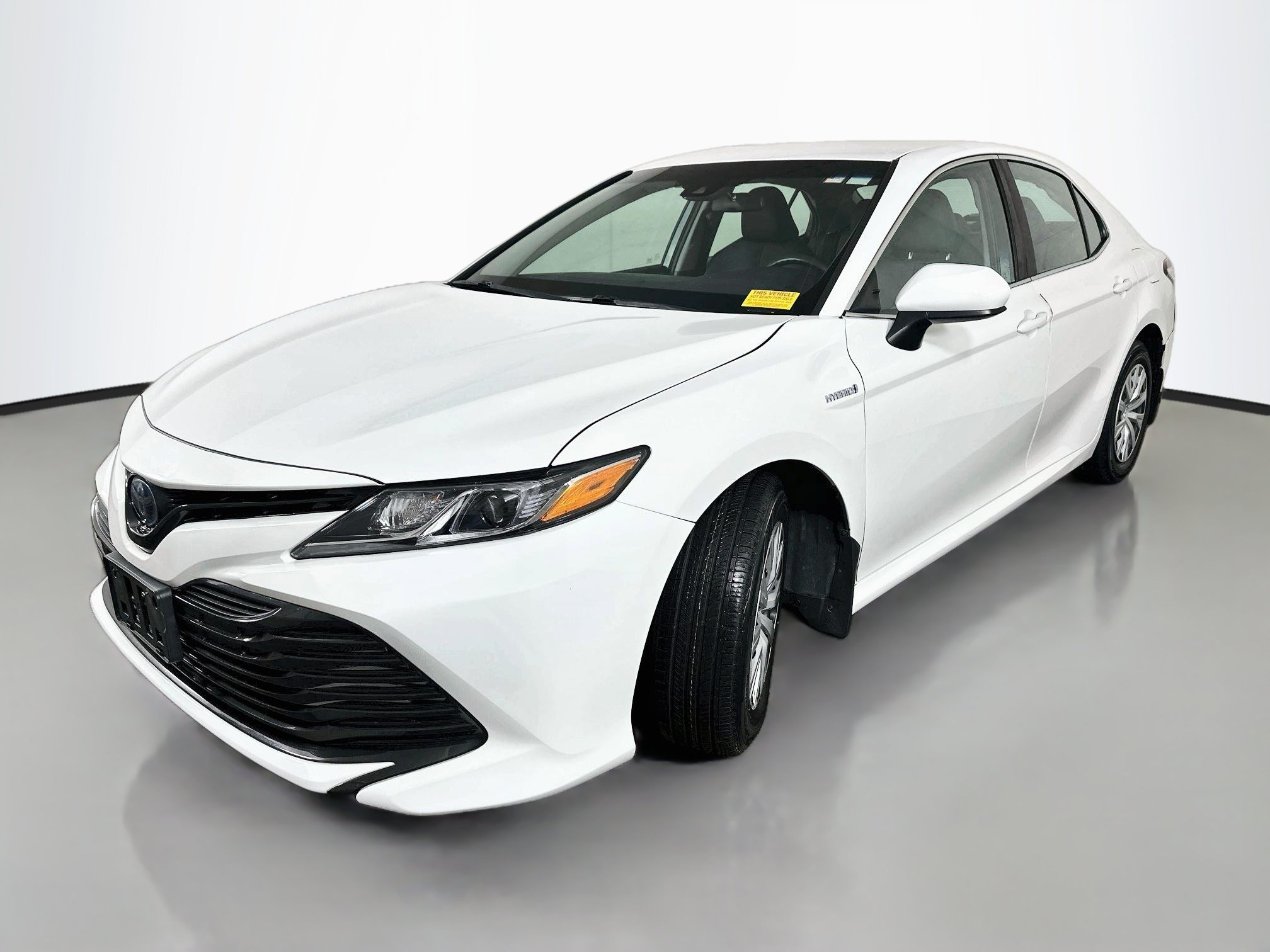 Used 2018 Toyota Camry LE FWD image 3