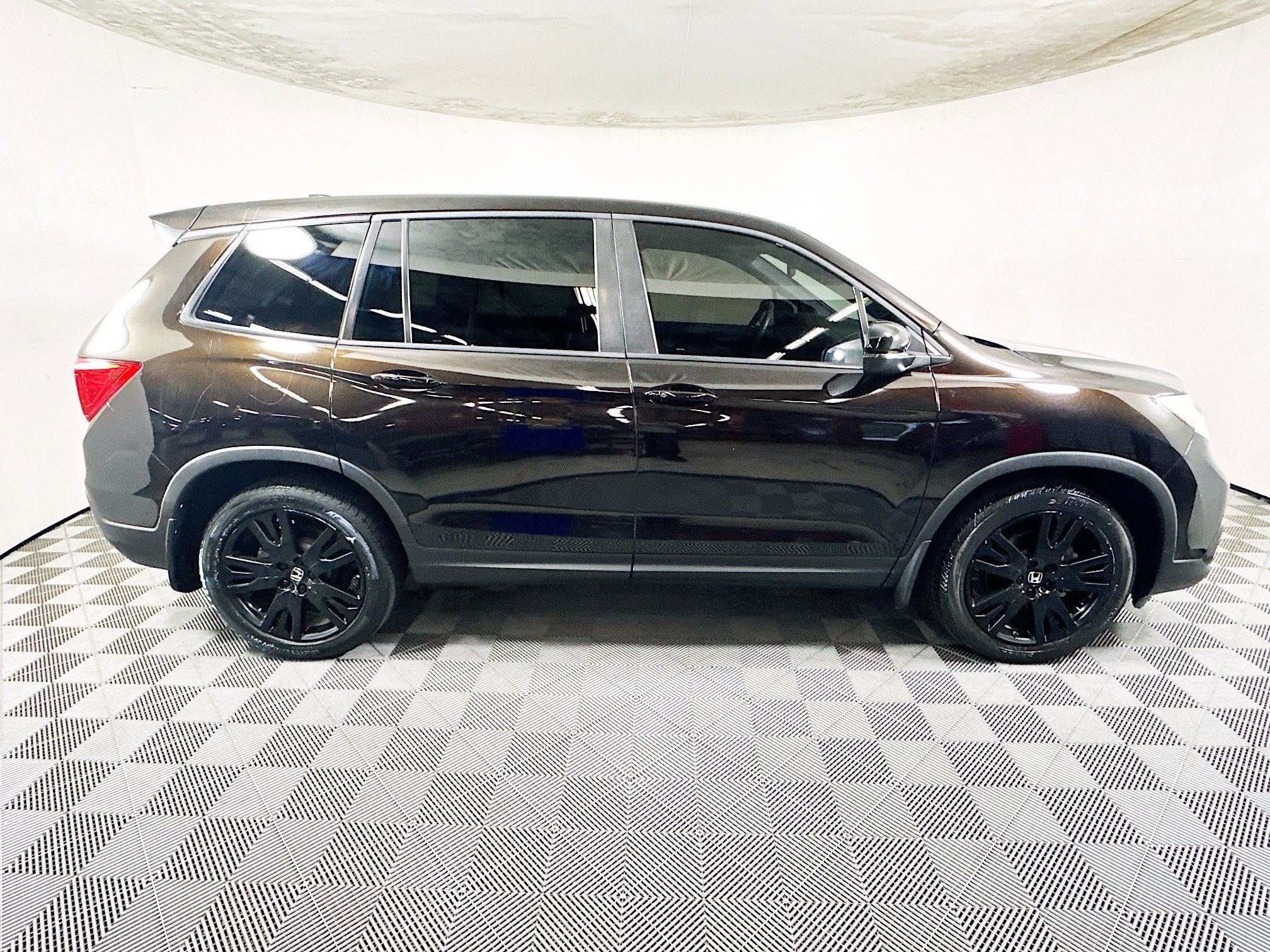 Used 2021 Honda Passport Sport image 2