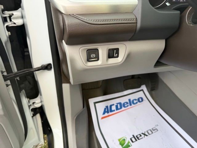 Certified 2023 GMC Acadia SLT image 20