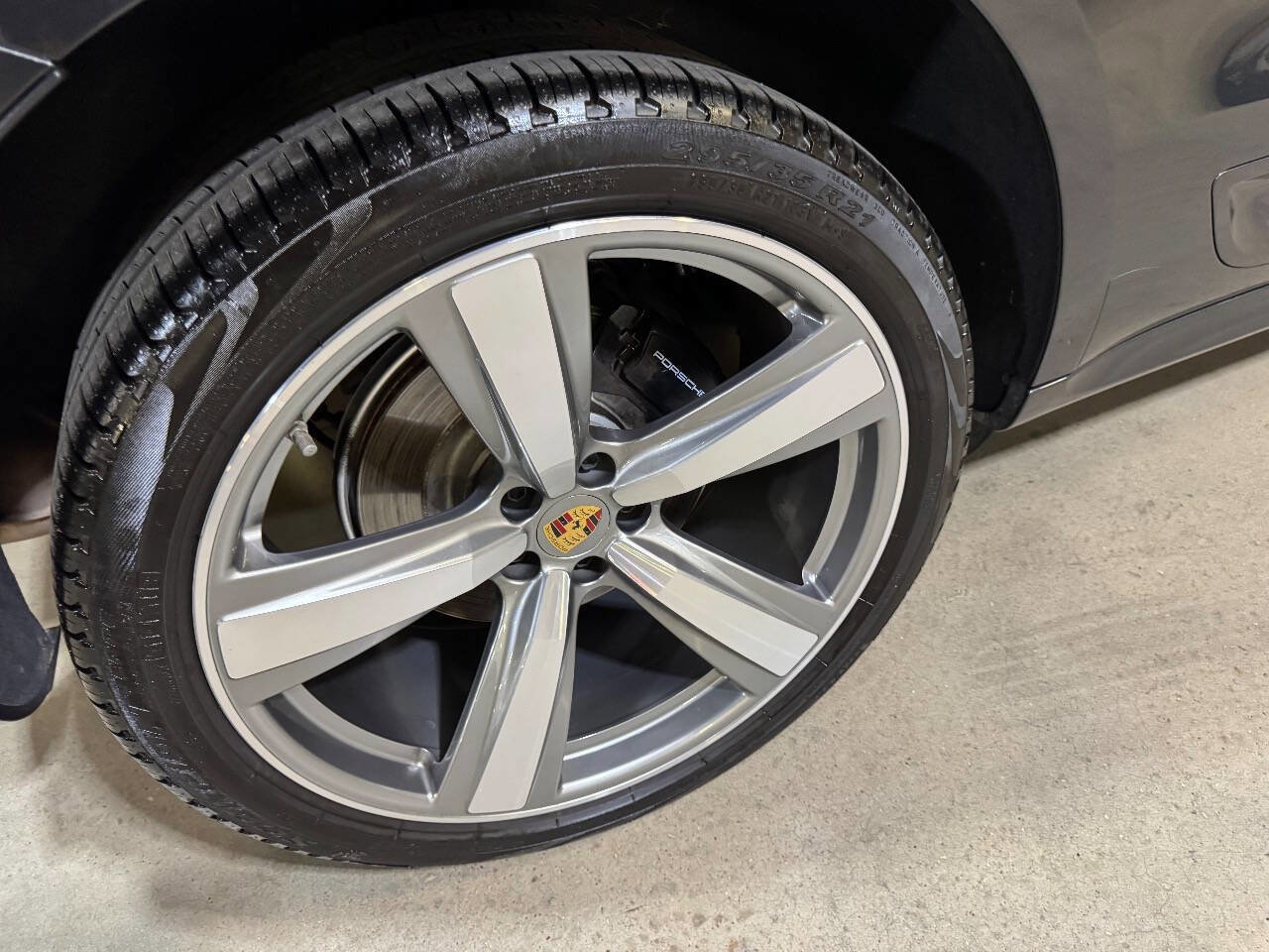 Used 2024 Porsche Macan w/ Premium Plus Package image 48