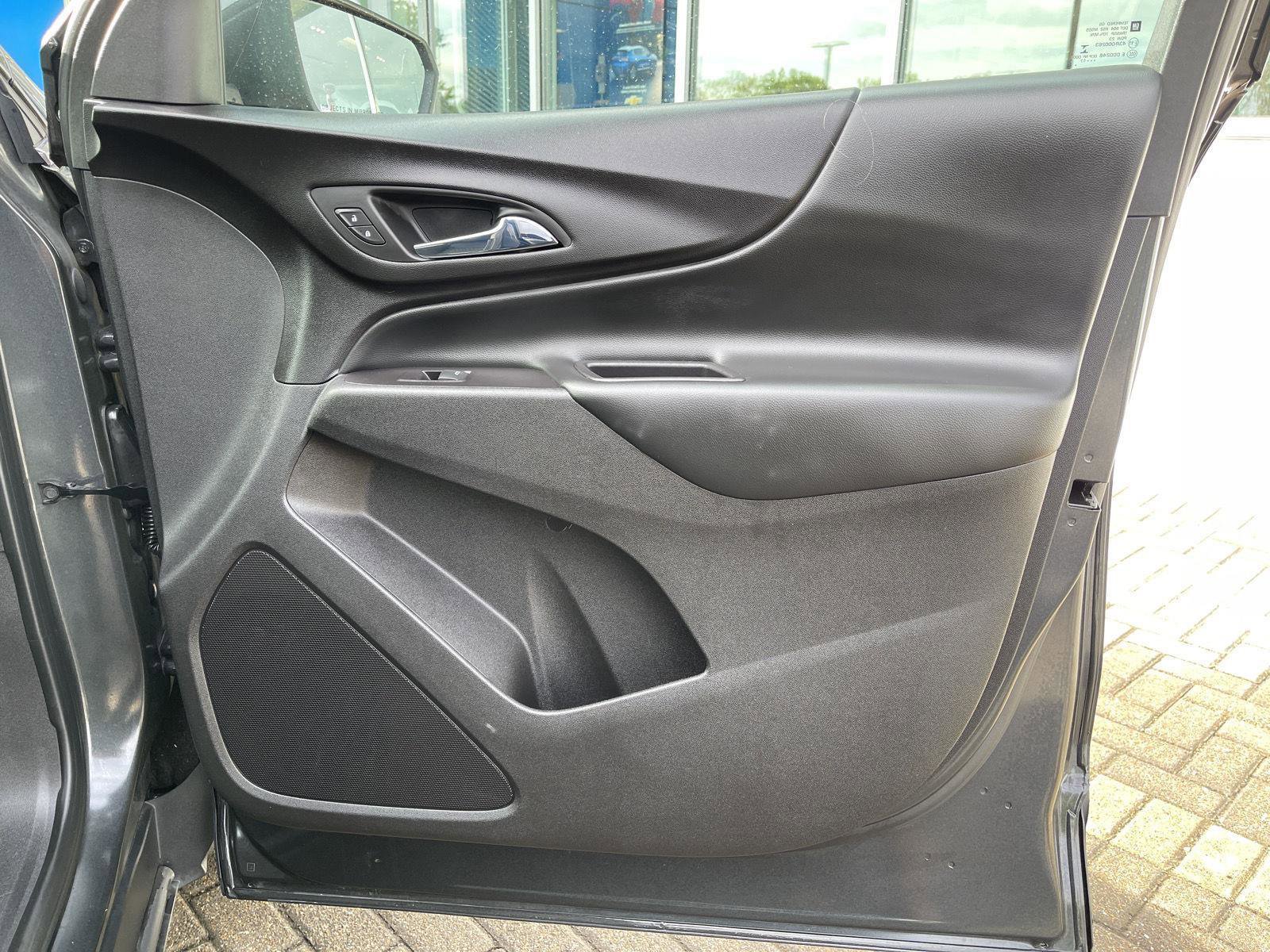 Used 2018 Chevrolet Equinox LT AWD/4WD image 31