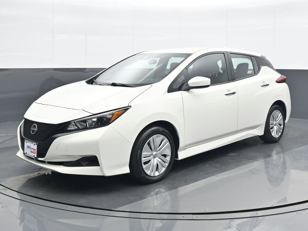 Used 2023 Nissan Leaf S image 2