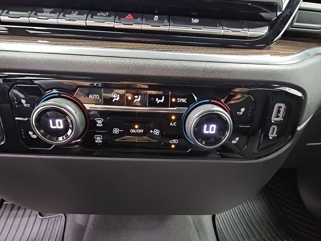 Used 2025 Chevrolet Silverado 2500 LT w/ Convenience Package image 22