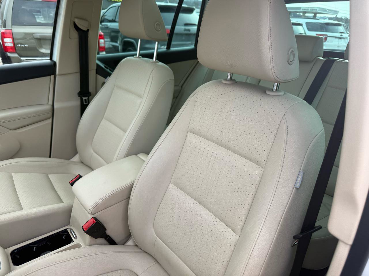 Used 2016 Volkswagen Tiguan SE image 19