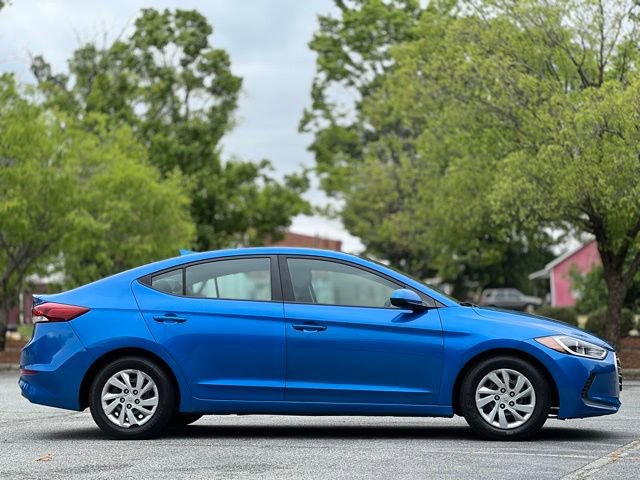 Used 2017 Hyundai Elantra SE w/ Cargo Package FWD image 4