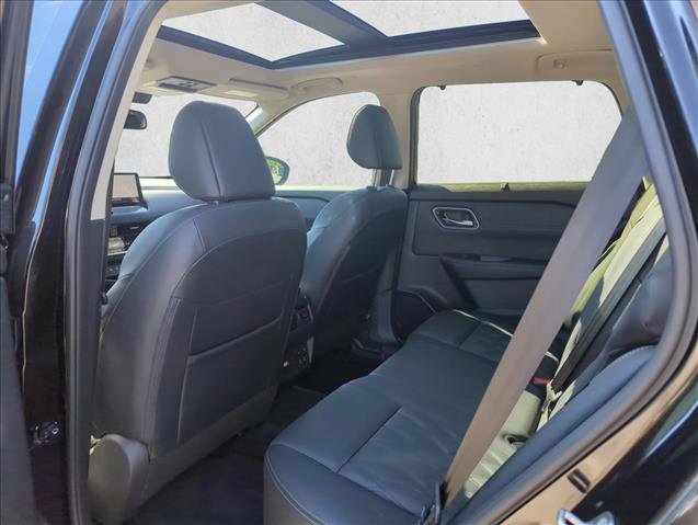 Used 2025 Nissan Rogue Platinum w/ Tech Package image 18