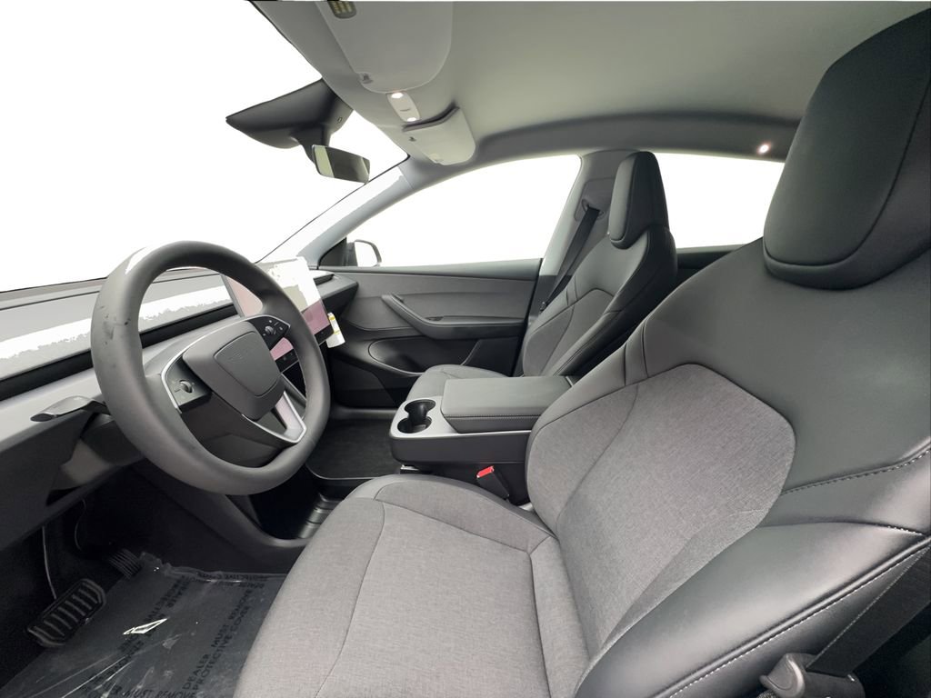 Used 2026 Tesla Model Y 2WD image 18