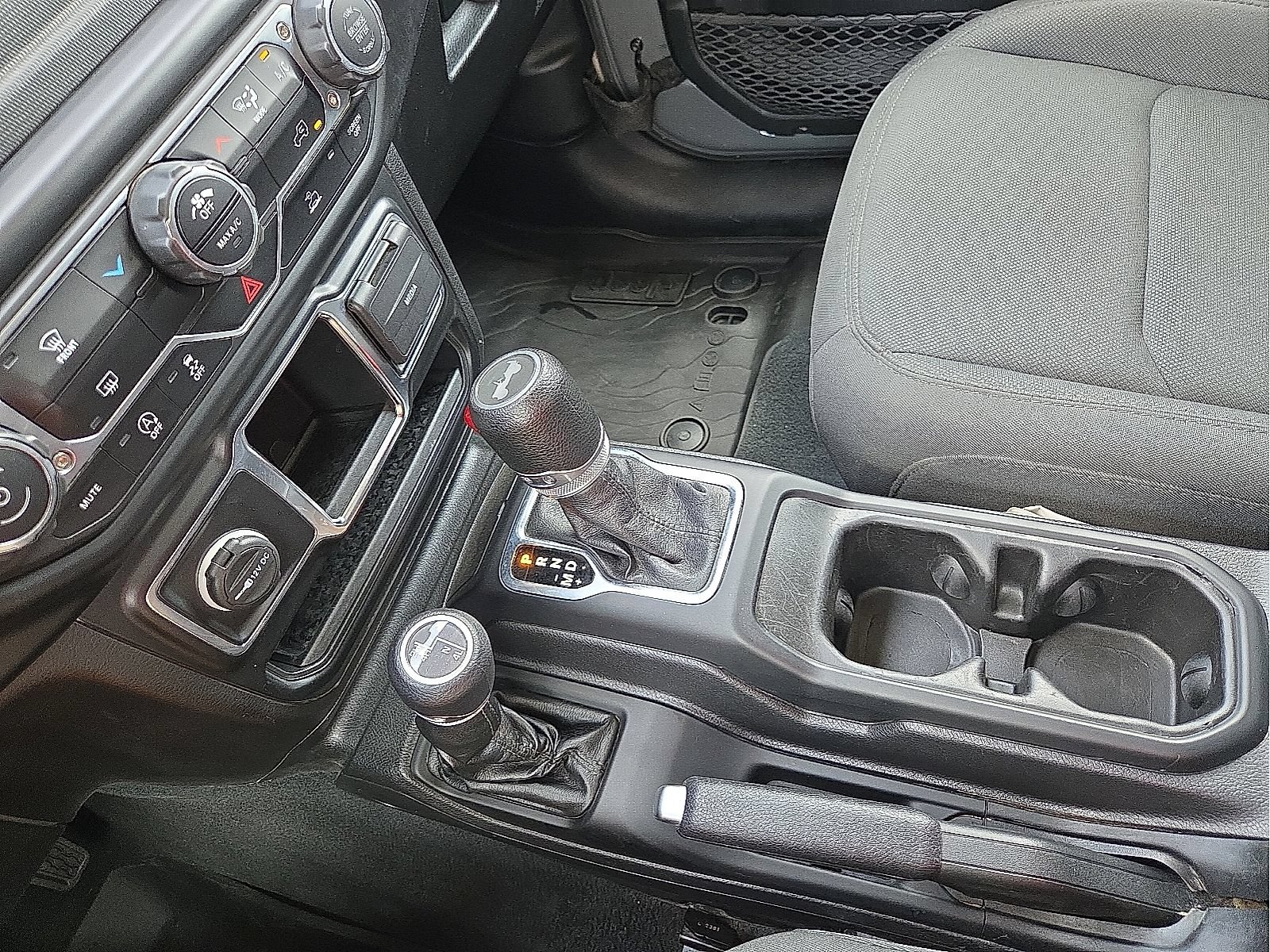 Used 2022 Jeep Wrangler Sport AWD/4WD image 25