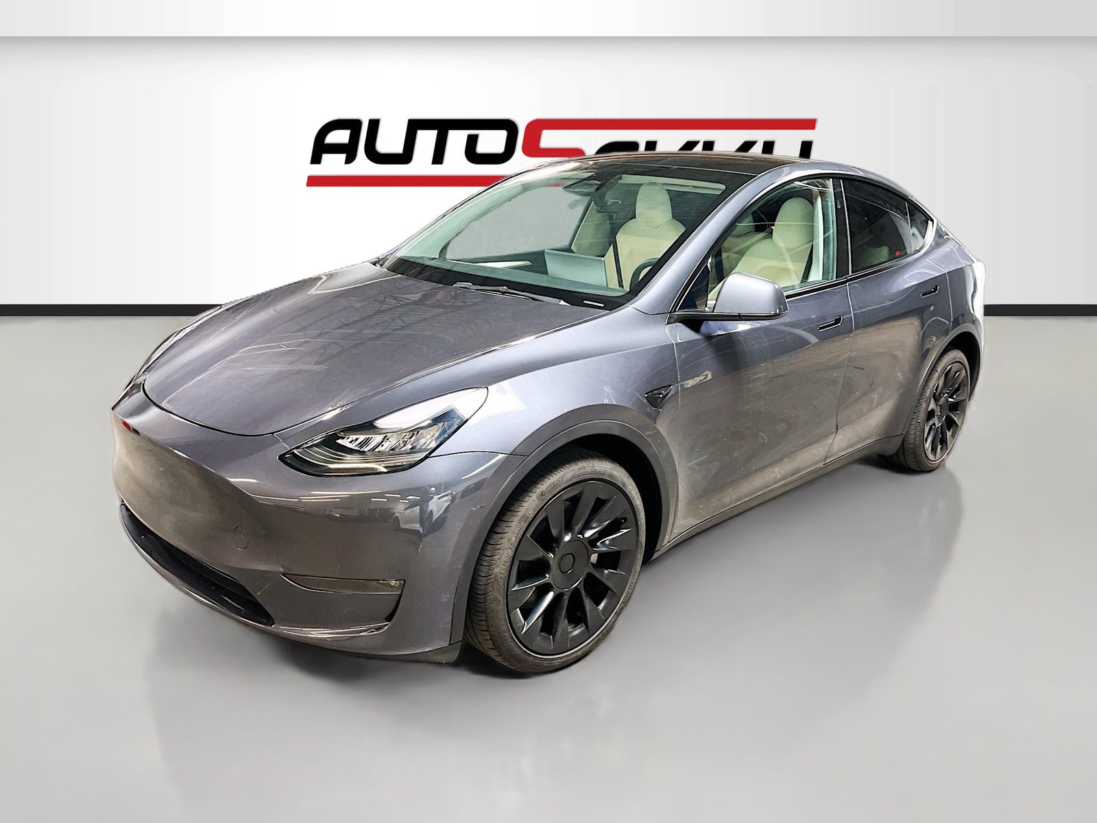 Used 2023 Tesla Model Y Long Range AWD/4WD image 3