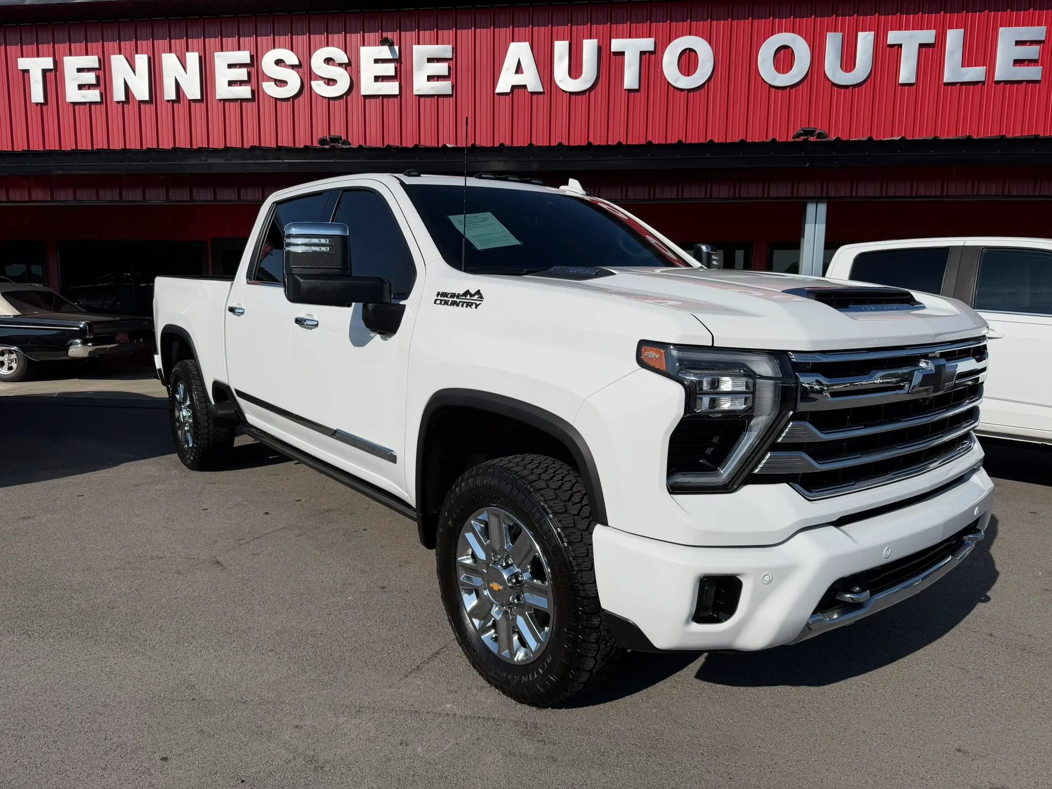 Used 2024 Chevrolet Silverado 2500 High Country w/ High Country Premium Package AWD/4WD image 1