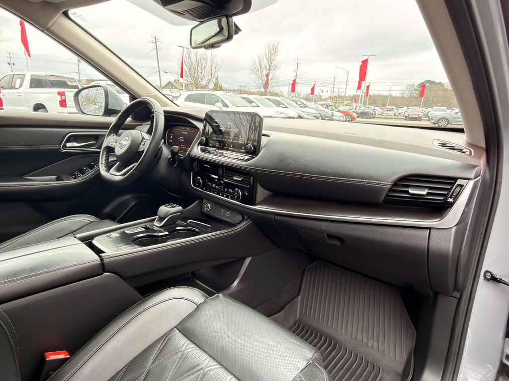 Used 2022 Nissan Rogue Platinum w/ Head-Up Display Package image 14