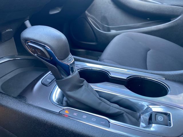 Used 2022 Chevrolet Malibu LT image 23