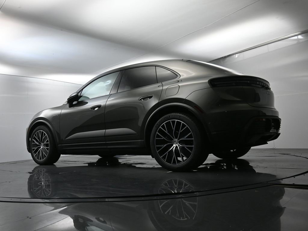 Used 2025 Porsche Macan Electric image 46