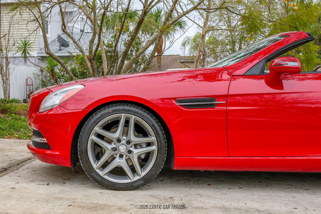 Used 2015 Mercedes-Benz SLK 250 image 4