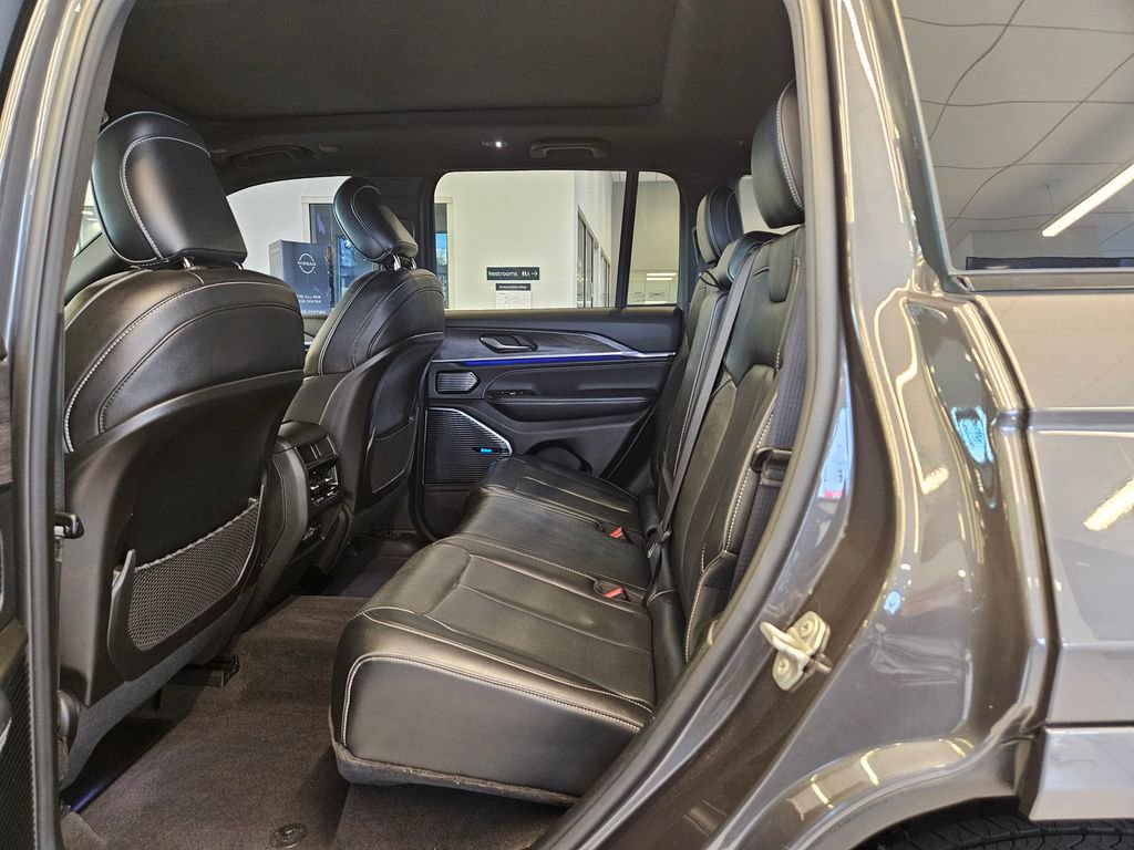 Used 2022 Jeep Grand Cherokee Overland image 28