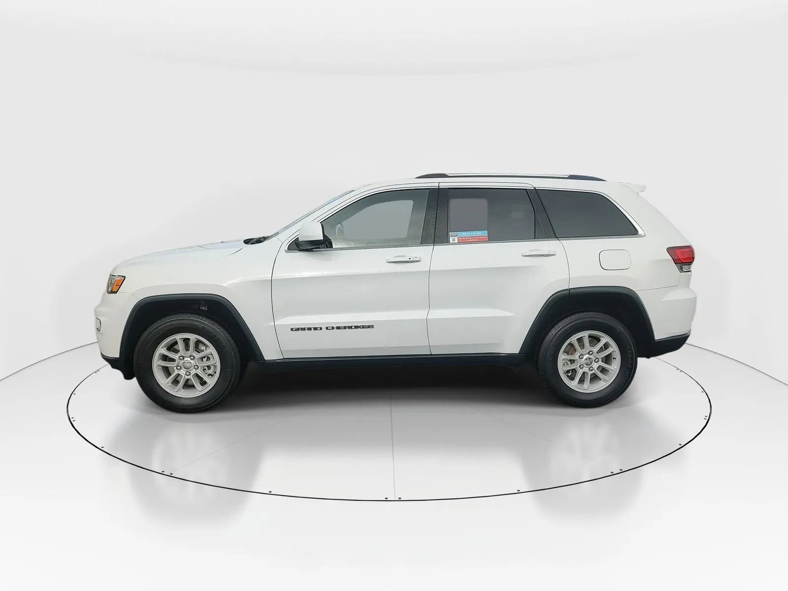 Used 2020 Jeep Grand Cherokee Laredo AWD/4WD image 5