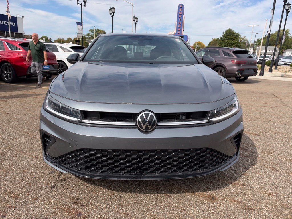 Used 2026 Volkswagen Jetta Sport FWD image 2