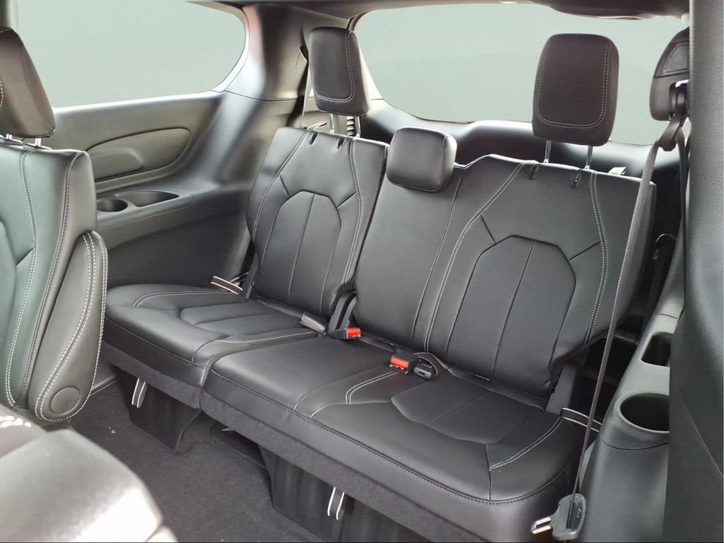 New 2026 Chrysler Pacifica Select FWD image 12