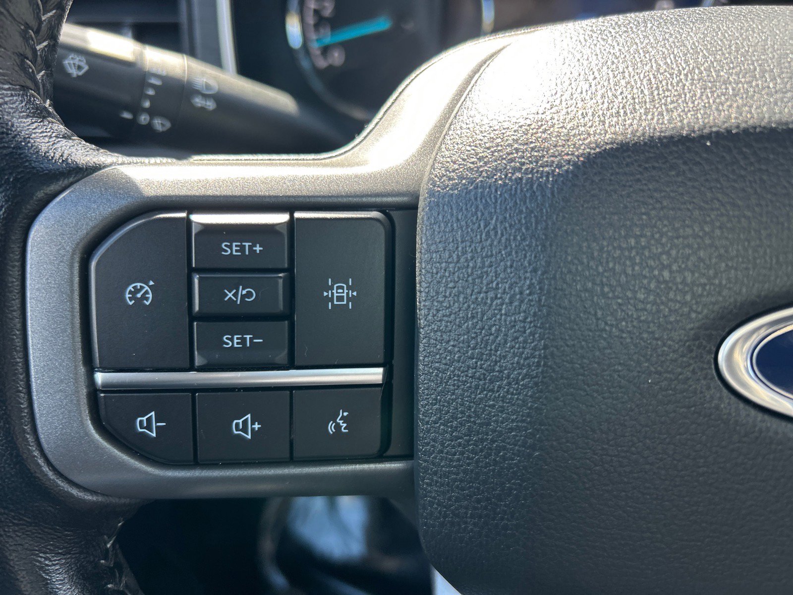 Certified 2022 Ford F150 XLT w/ Equipment Group 302A High image 25