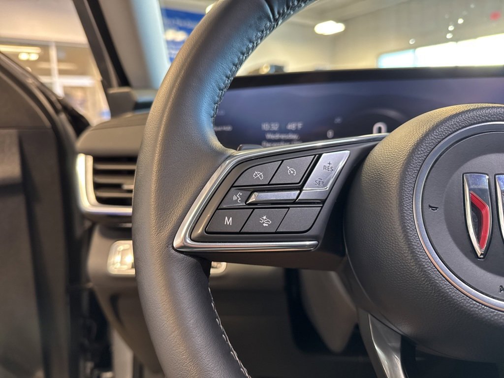 Used 2025 Buick Envision Preferred image 17