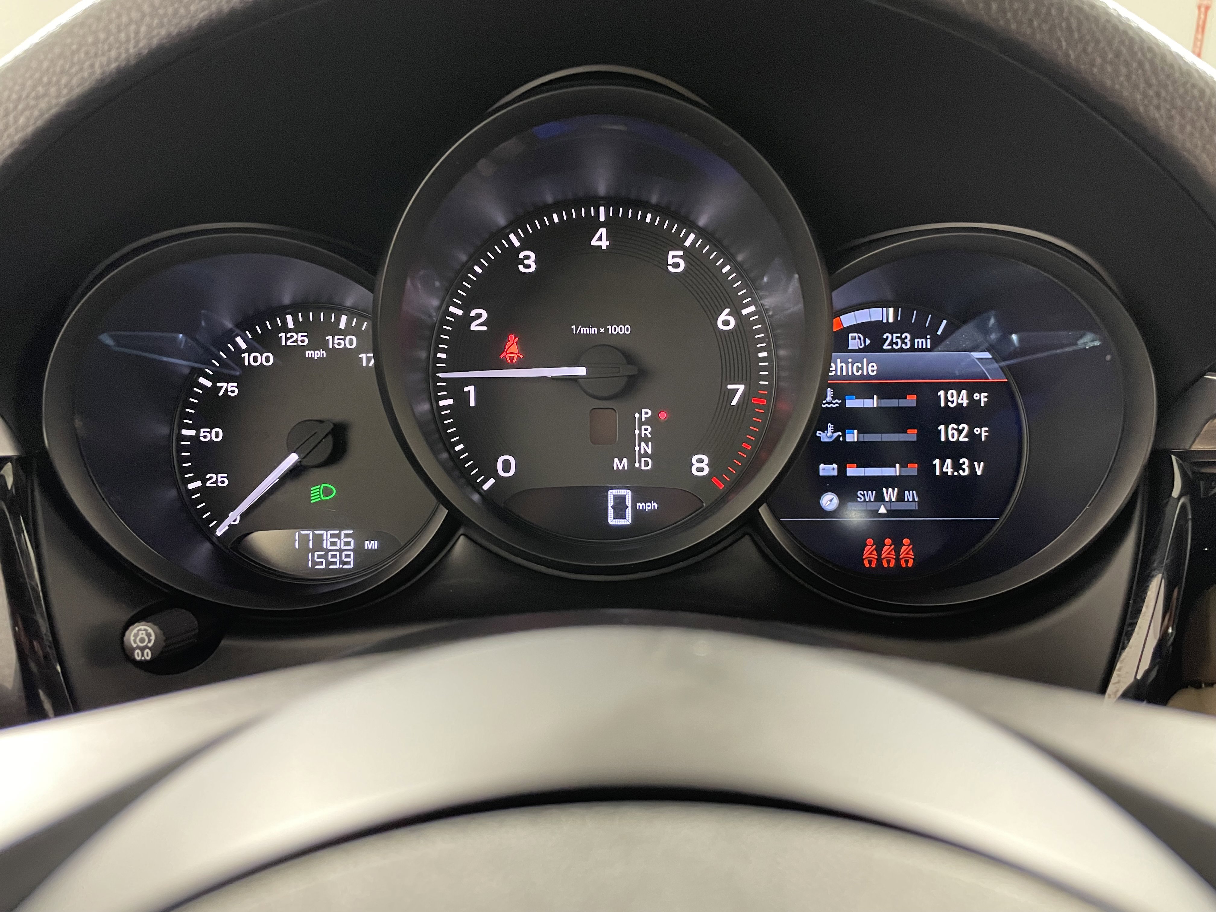 Certified 2023 Porsche Macan AWD/4WD image 18