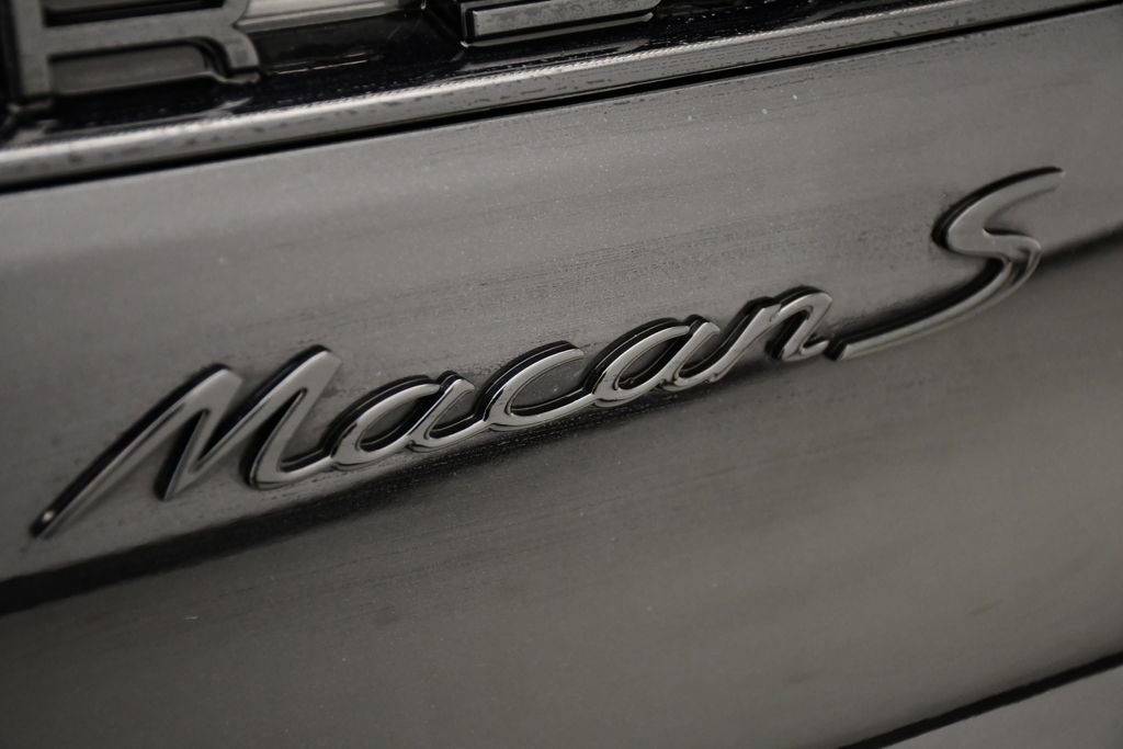 Used 2023 Porsche Macan S image 11