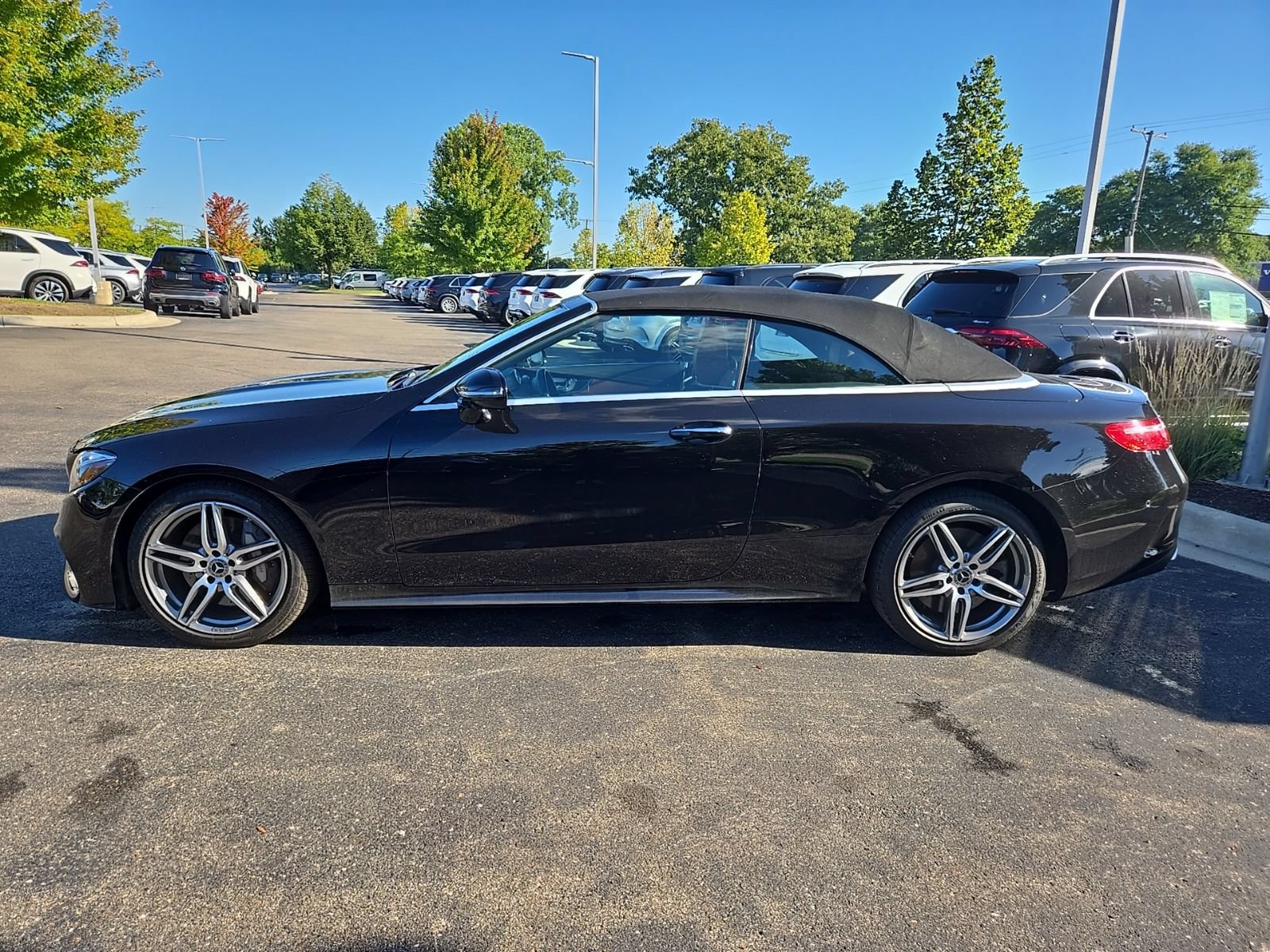 Used 2020 Mercedes-Benz E 450 4MATIC Cabriolet image 2