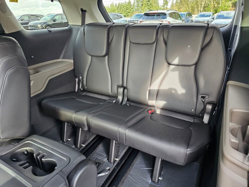 New 2026 Kia Carnival EX image 24