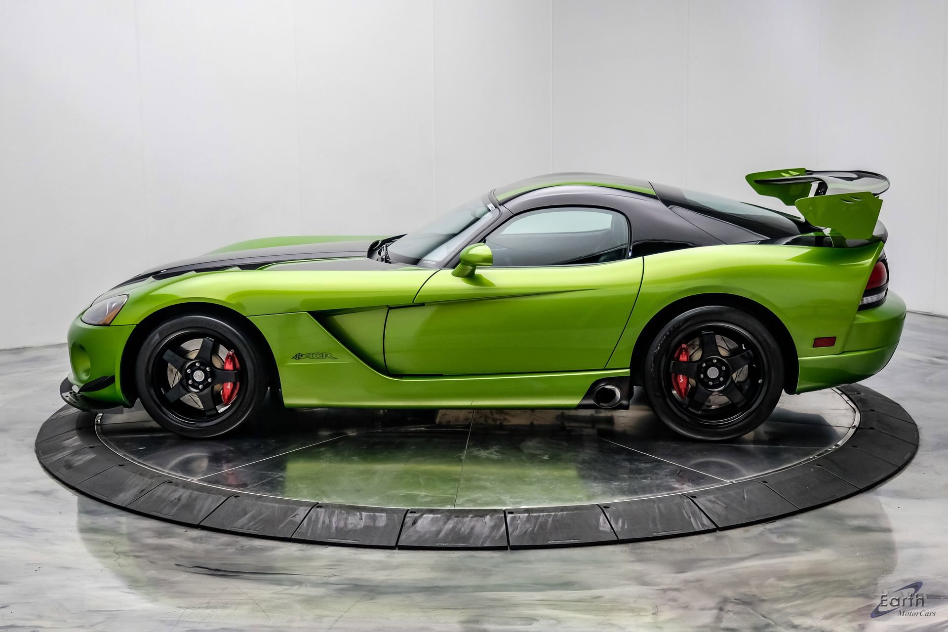 Used 2010 Dodge Viper ACR RWD image 9
