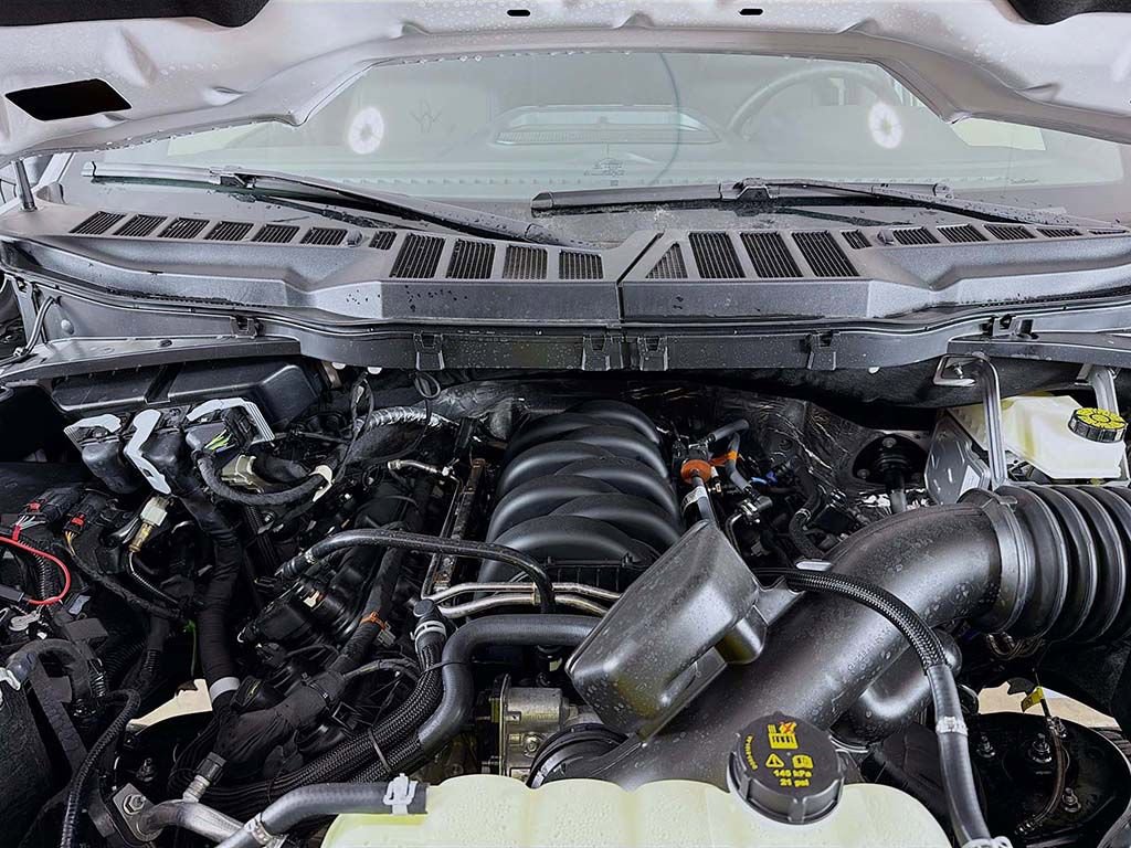 New 2025 Ford F150 XLT w/ Equipment Group 302A MID image 16