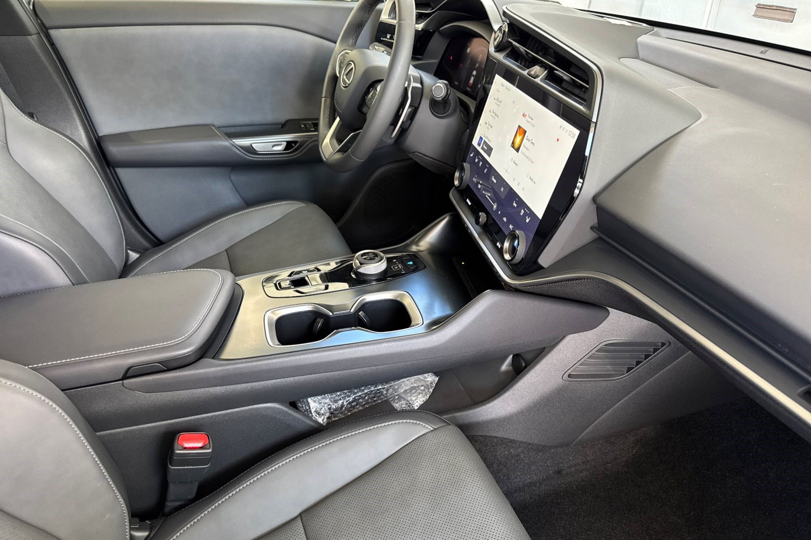 Certified 2024 Lexus RZ 300e Premium w/ Technology Package FWD image 20