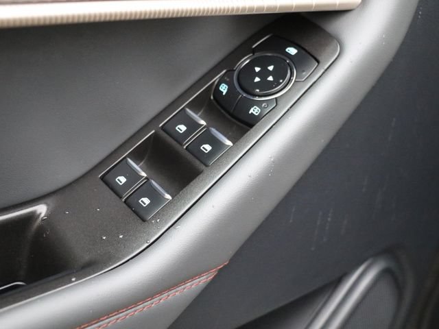 Used 2025 Ford Explorer Active w/ Active Comfort Package AWD/4WD image 19